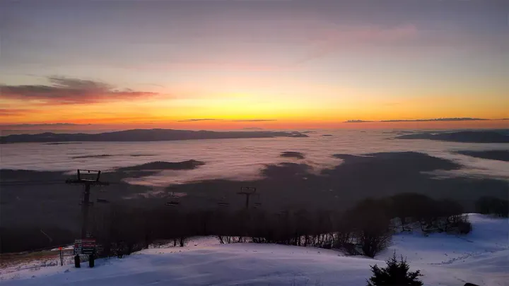 Bromley showing off one of many inversions seen this week.  📷 Bromley Mountain