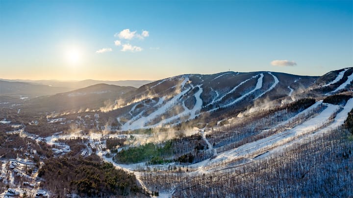 Sunday River still looks like midwinter and have 248 acres of terrain already open.  📷 Sunday River