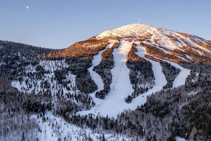 The view from Brackett Basin looking up King Pine to the summit of Sugarloaf.  📷 Sugarloaf