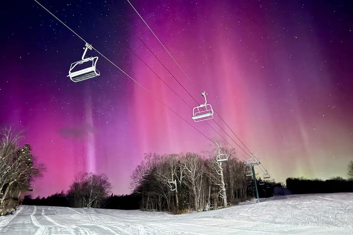 We had some fantastic aurora views this week and Bromley knocked it out of the park with this shot.  📷 Bromley