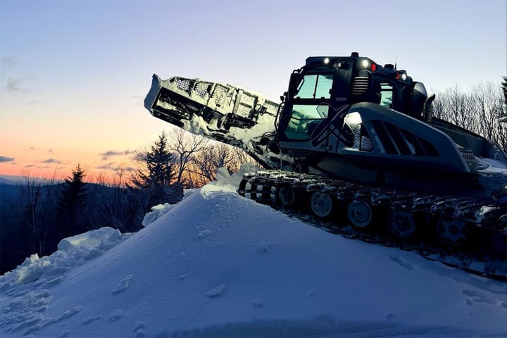 Stratton turned the guns back on in order to beef up their terrain before this weekend's Homesick event featuring competitions and professional snowboarders.  📷 Stratton